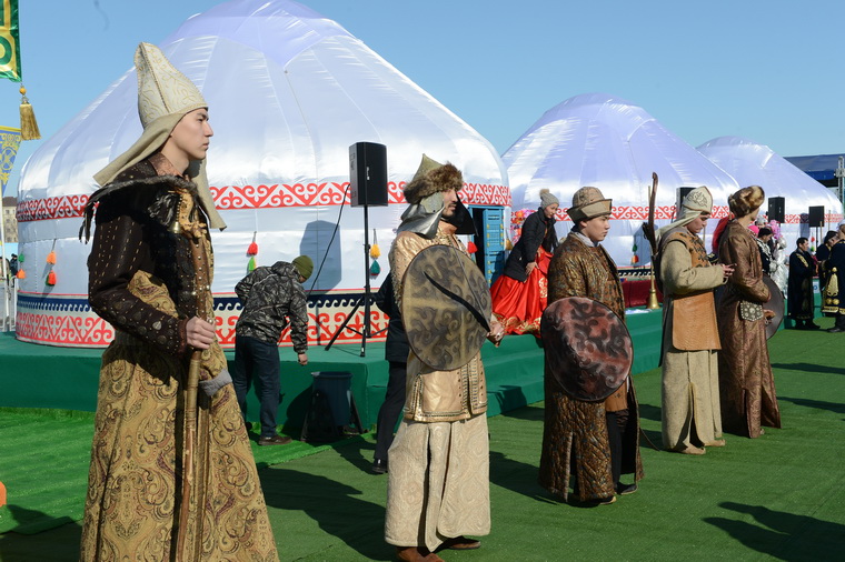 Астанадағы Наурыз тойына Нұрсұлтан Назарбаев пен Қасым-Жомарт Тоқаев қатысты