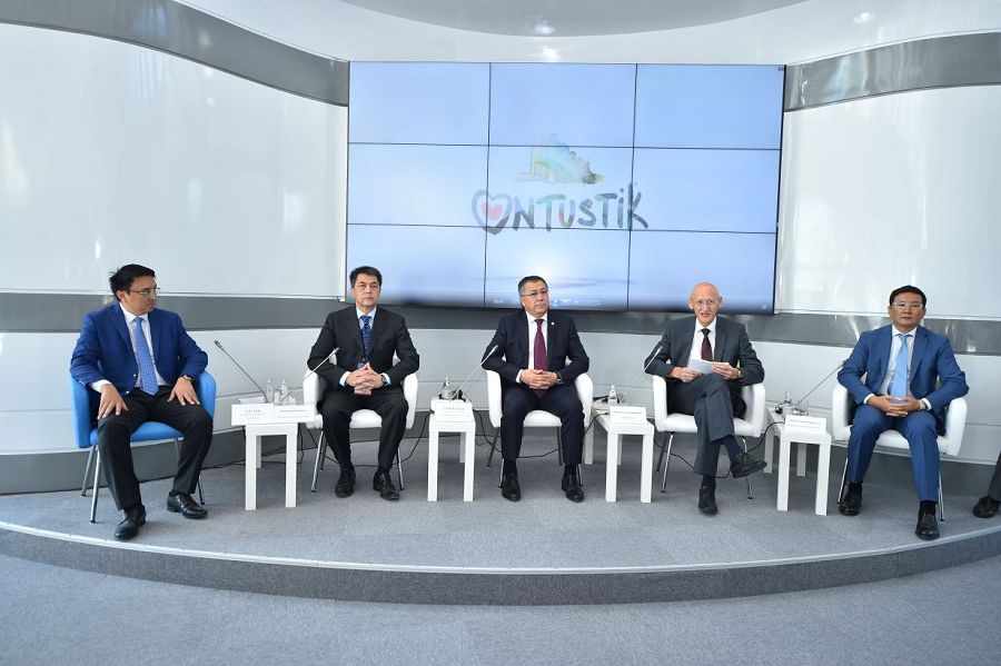 ОҚО-ның Астанада өткізген форумында 6 меморандумға қол қойылды