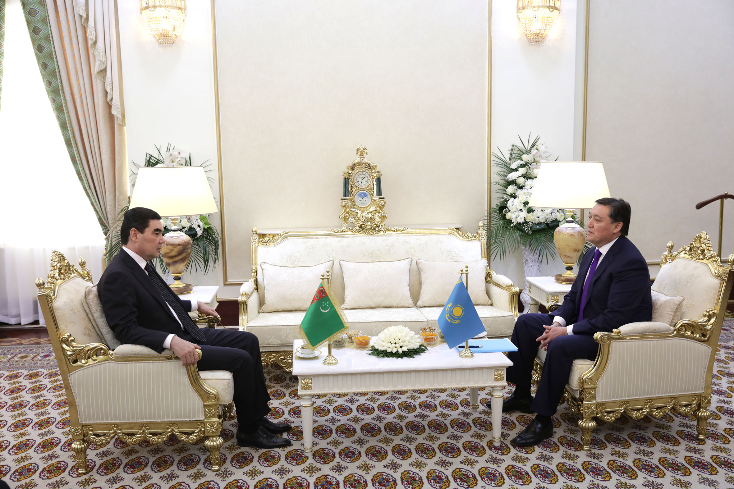 Премьер-Министрдің Бірінші орынбасары Асқар Мамин Түрікменстан Президентімен кездесті