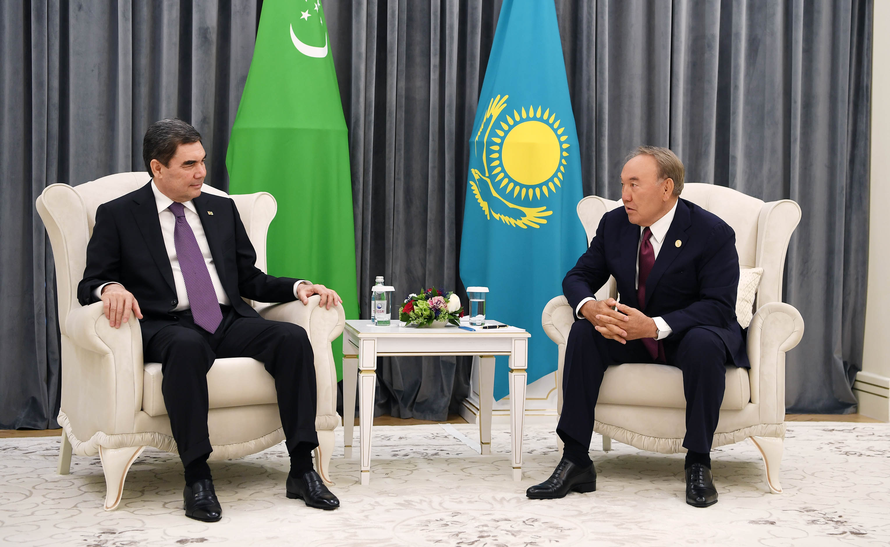 Нұрсұлтан Назарбаев Түрікменстан Президентімен кездесті