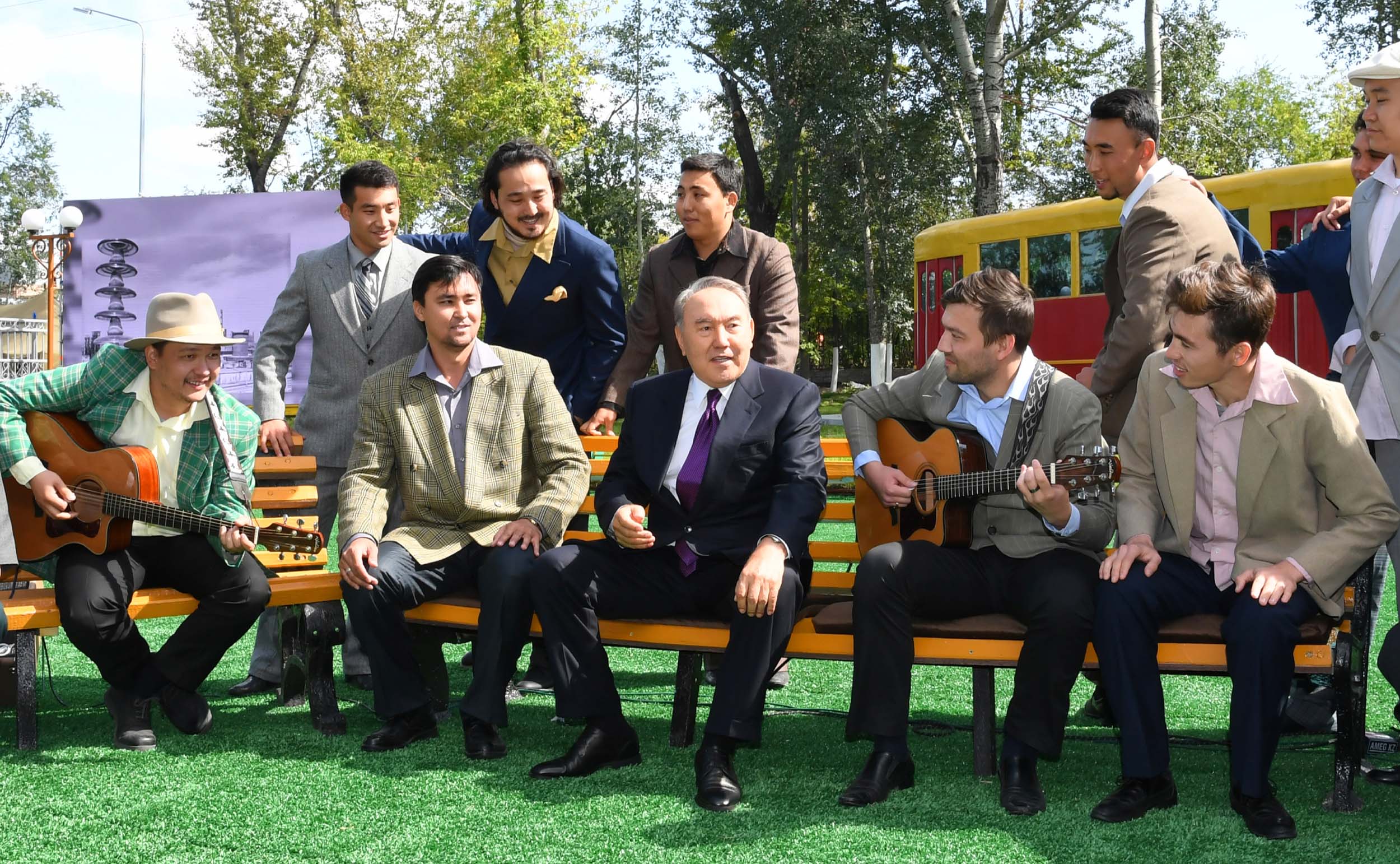 Нұрсұлтан Назарбаев мәдениет және демалыс саябағын аралап көрді