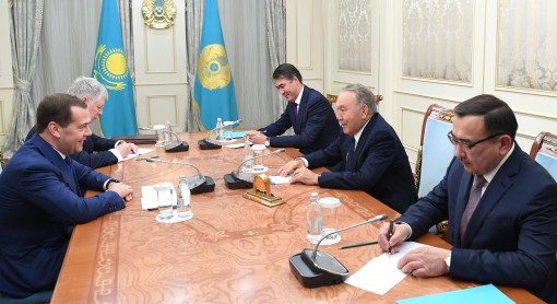 Нұрсұлтан Назарбаев Дмитрий Медведевпен кездесті