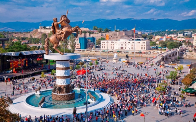 Македония бұдан былай екі тілді мемлекет