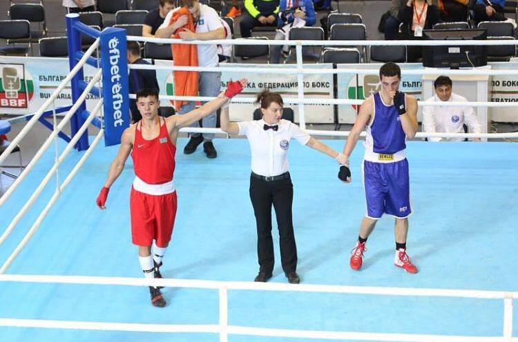 Қазақстандық бес боксшы Болгариядағы турнирдің финалында жұдырықтасады